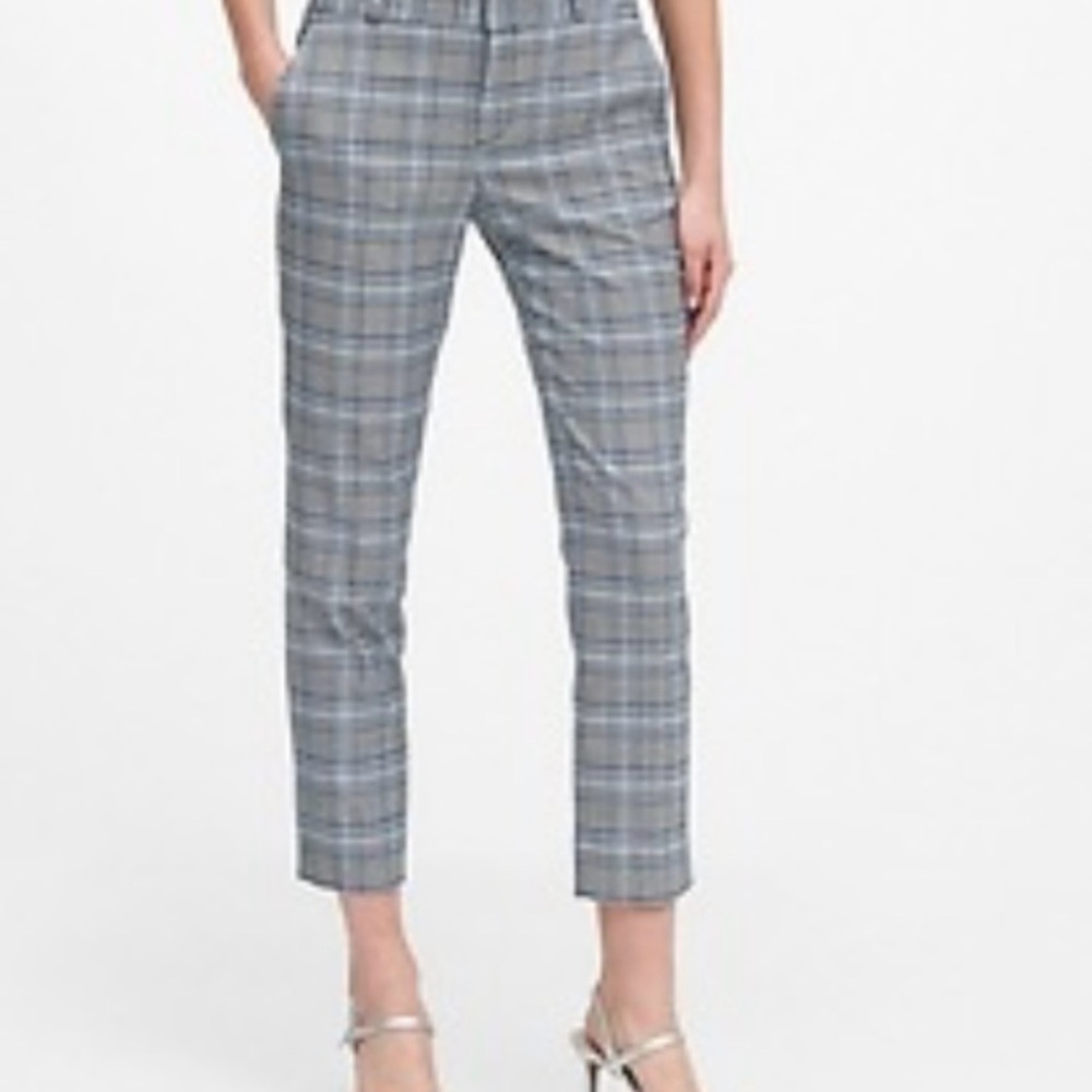 Banana Republic Curve Avery Plaid Ankle Length Women’s Pants Size 2 NWT.